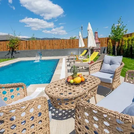 Cedrus 1-2-3-4-5 Villa *